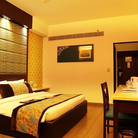 Country Inn & Suites Haridwār Eksteriør billede