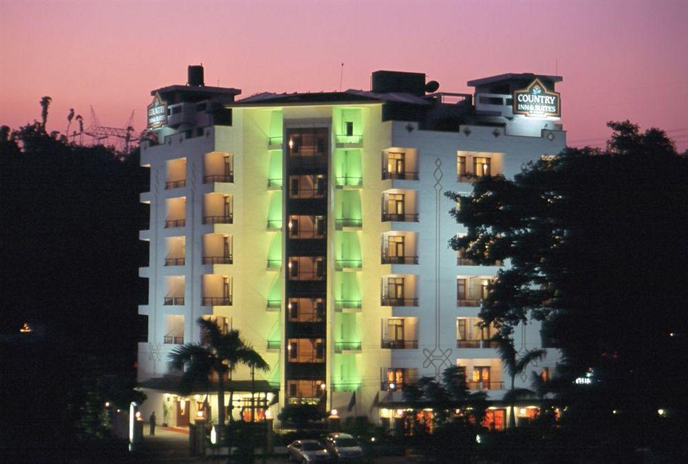Country Inn & Suites Haridwār Eksteriør billede